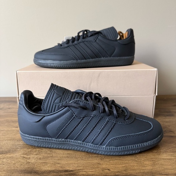 ADIDAS HUMAN RACE SAMBA LOW TOP SNEAKERS NIGHT GREY MENS SIZE 4.5 WOMENS 5.5 NWB - Picture 2 of 12